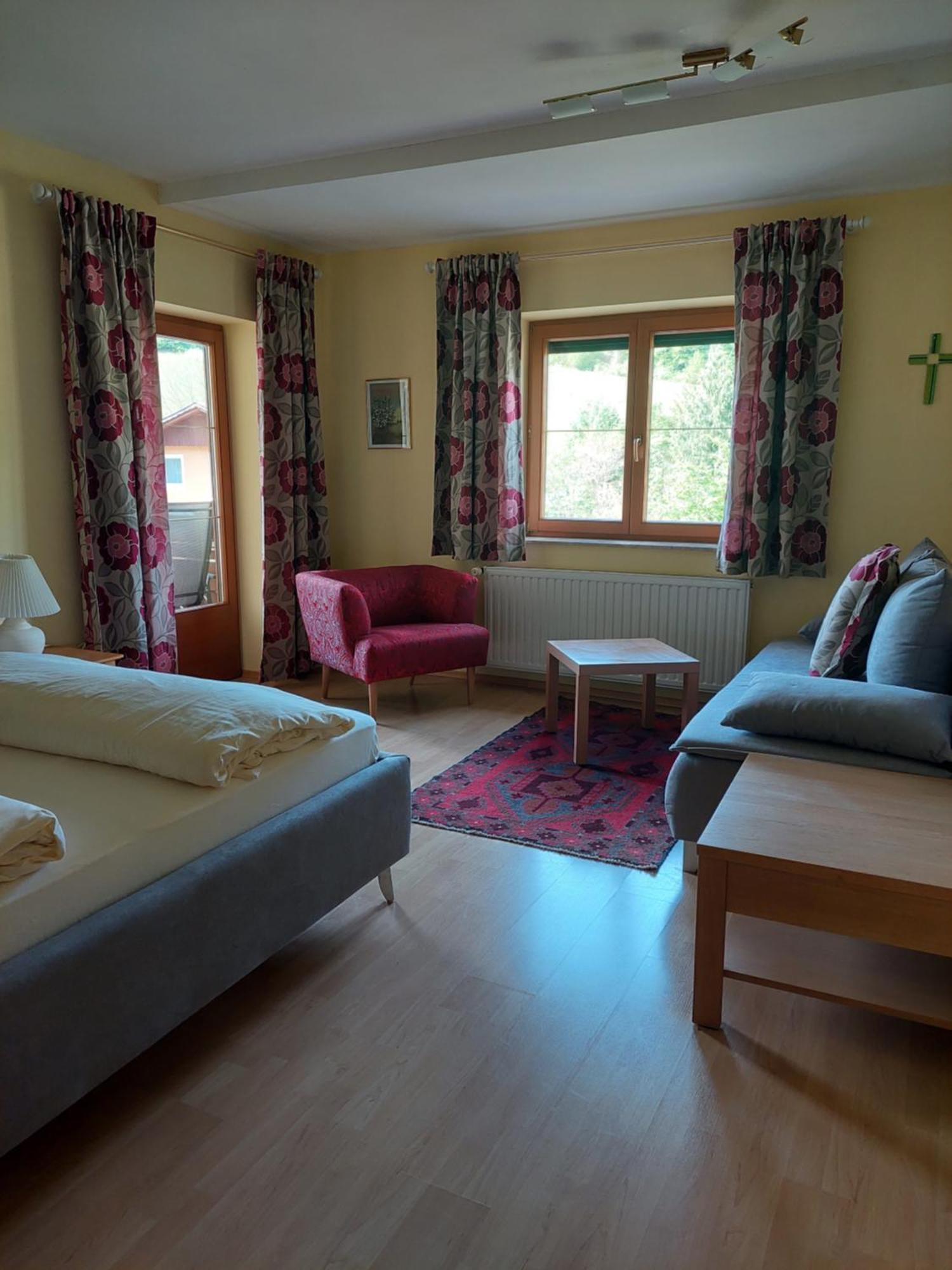 Anna's Home - Ferienwohnungen Ratsch an der Weinstraße Exterior foto